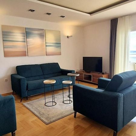 Sea View- Spacious Apartment With Shared Pool Split Buitenkant foto