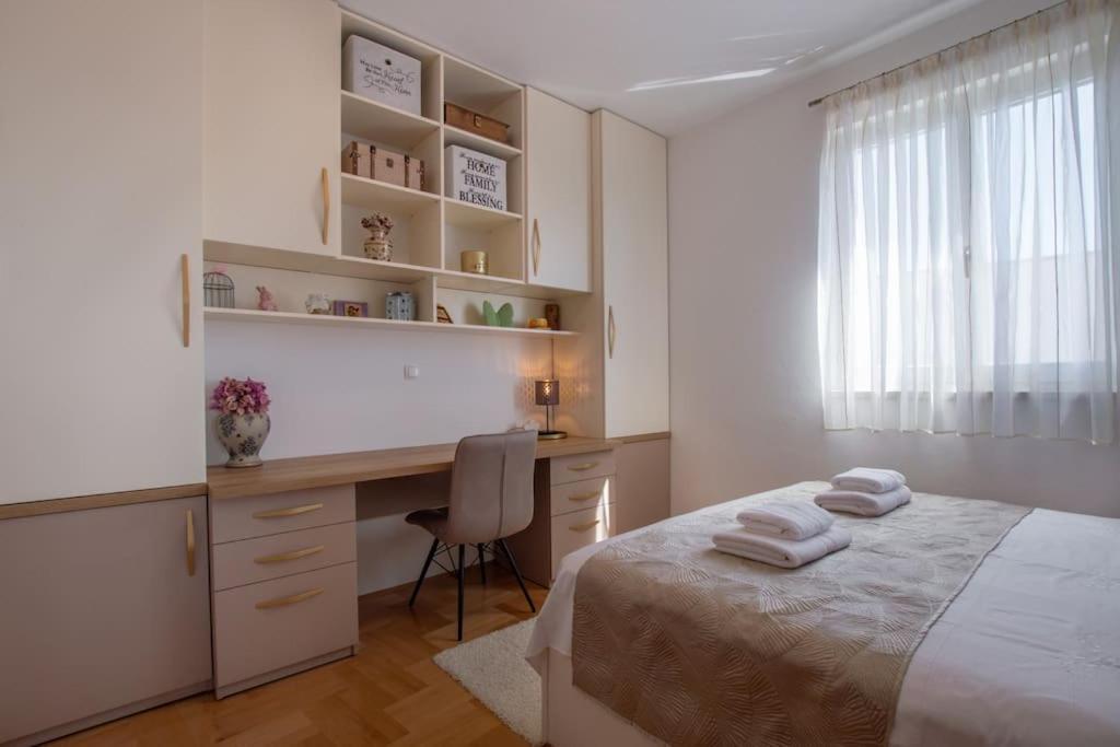 Sea View- Spacious Apartment With Shared Pool Split Buitenkant foto