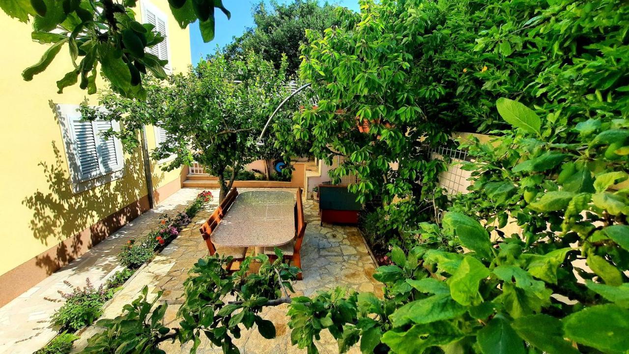 Sea View- Spacious Apartment With Shared Pool Split Buitenkant foto